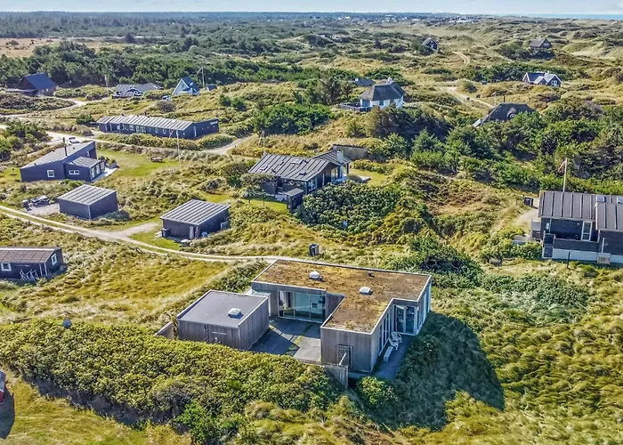 Feriehus With Patio Iv *